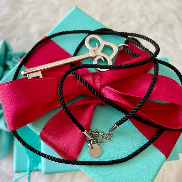 Tiffany and Co. Fleur de lis Key Necklace - Picture 5 of 7